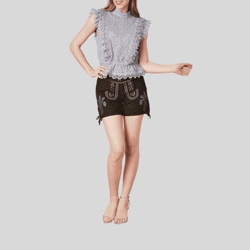 Summer Shorts with Flair: Discover women's shorts with embroidery or embellishments for a touch of personality.