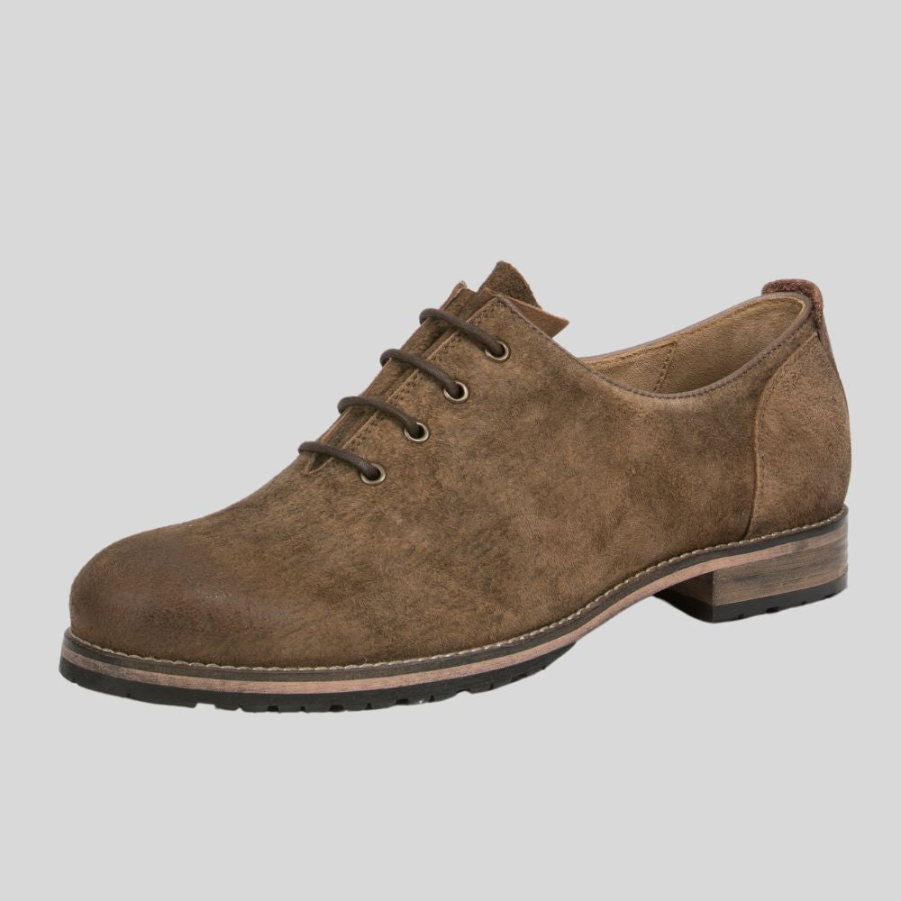 Affordable men's shoes to complete your Lederhosen outfit: Find the perfect pair for style and comfort at an accessible price.