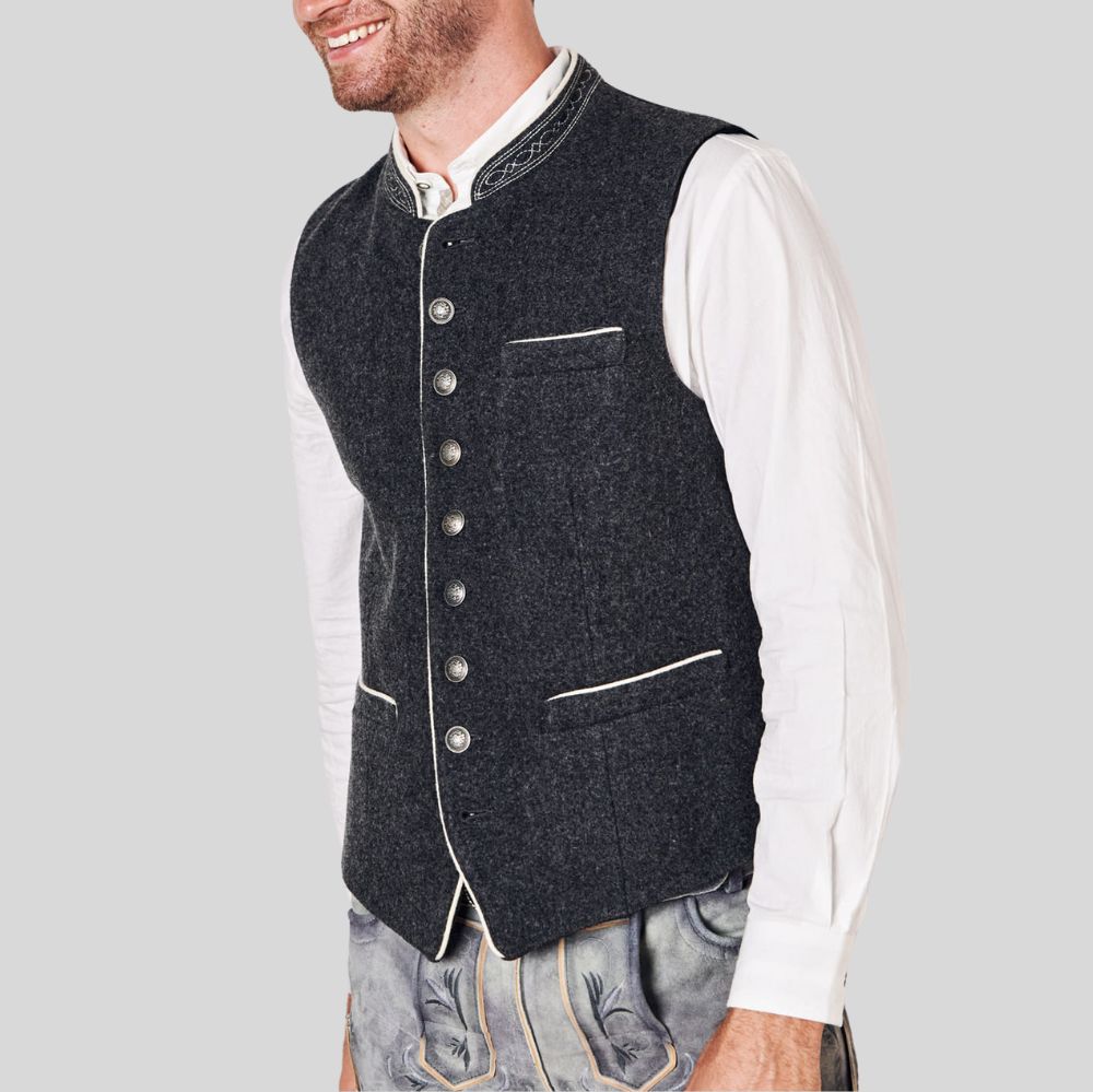 Effortless Elegance: The perfect men's waistcoat to elevate any outfit.