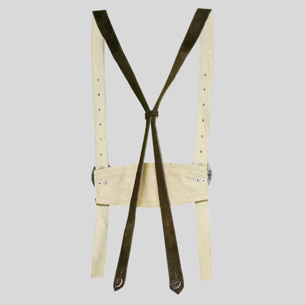 Elevate your Oktoberfest look: Discover the perfect suspenders to complement your Lederhosen for comfort and style.