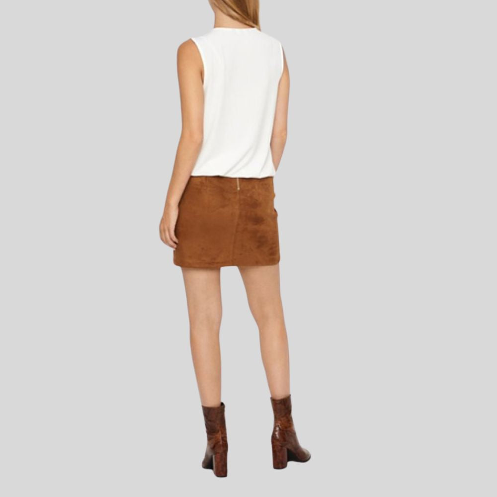 Beach Ready in Style: Find your perfect flowy skirt for a comfortable and effortlessly chic beach outfit.